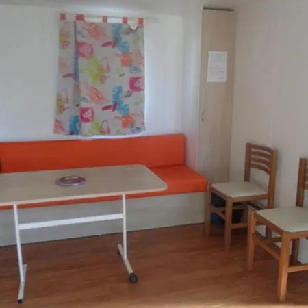 Campingplatz Mobil-home, Animaux Admis - 4 Pers. - Api-1-52-2249 *